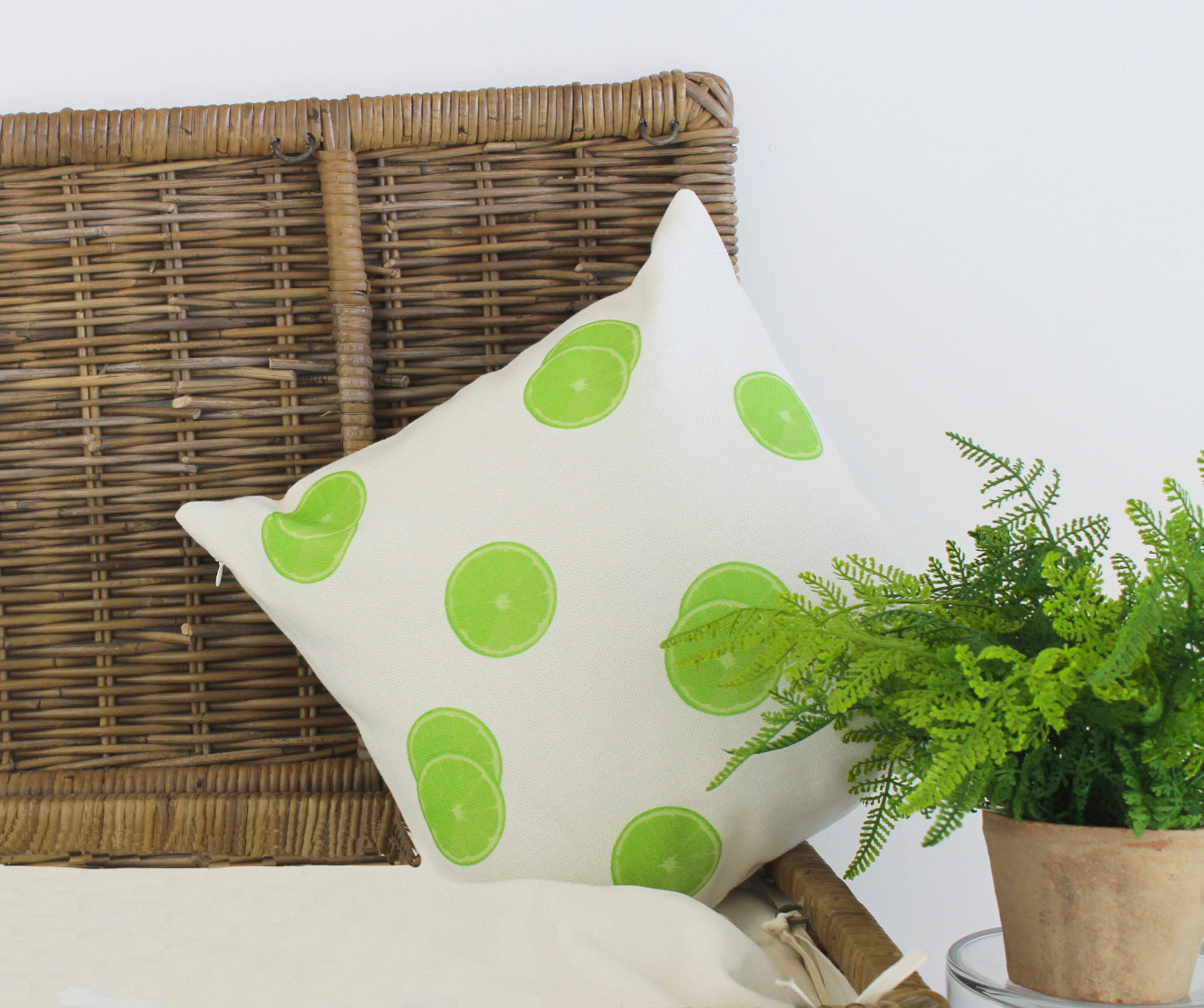 Lime Slice Cushion – A Zesty Touch for Kitchens and Gin Lovers