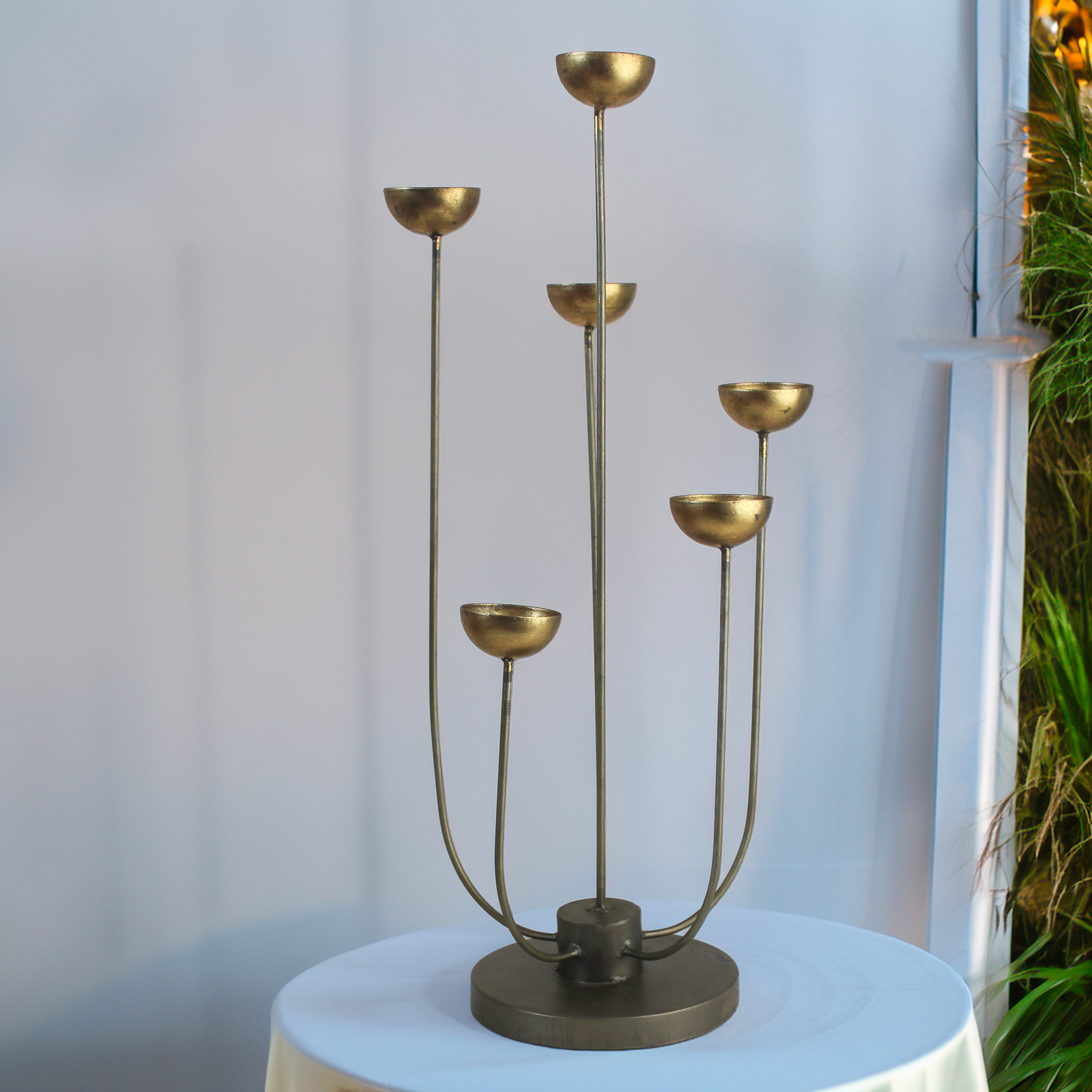 Matte Vintage-Style Gold Candle Centrepiece