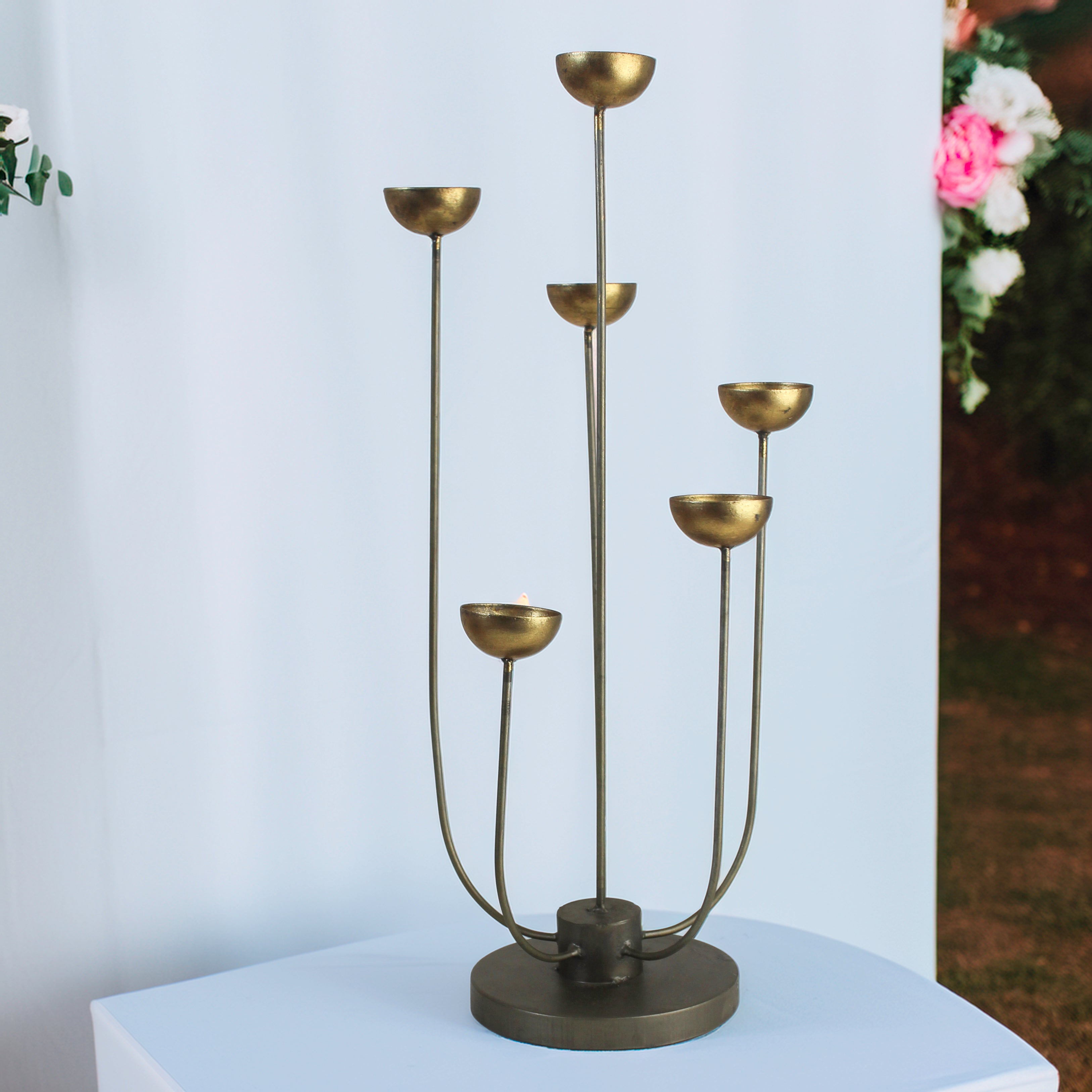Matte Vintage-Style Gold Candle Centrepiece