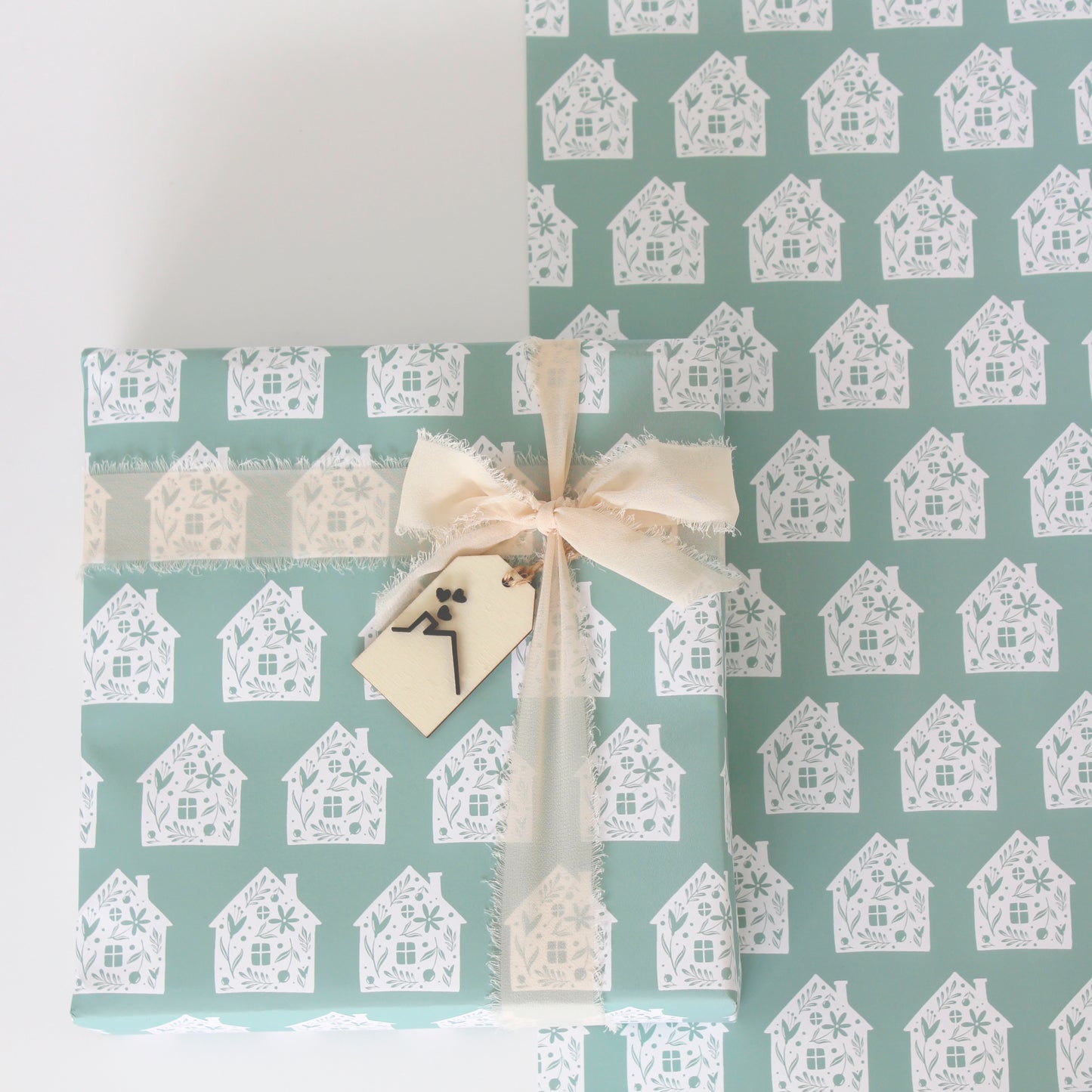 Luxury House Wrapping Paper, A Thoughtful Touch for Housewarming Gifts